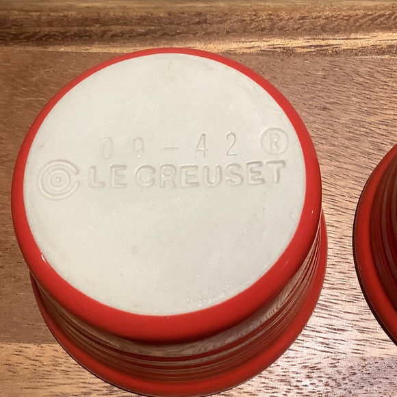 Le Creuset Stoneware Ramekins Cerise Cherry Red - (3) - Picture 5 of 7
